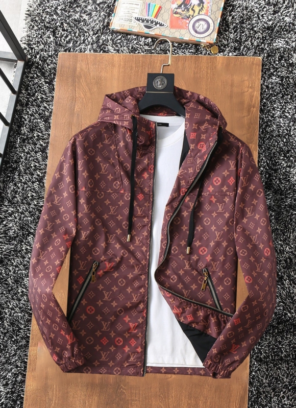 Hoodies & Sweatshirts