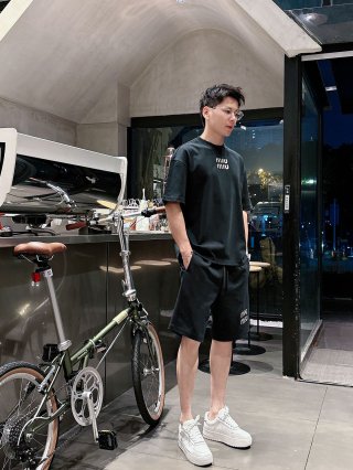 Leisure suit Leisure suit