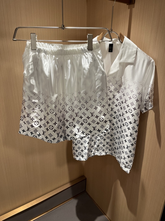 Leisure suit Leisure suit