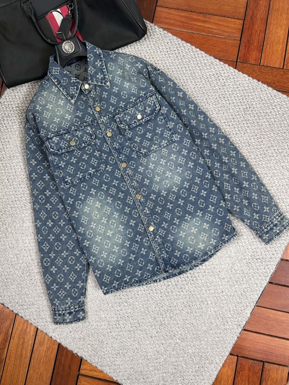 Coats & Jackets Coats & Jackets