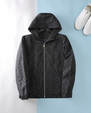 Hoodies & Sweatshirts