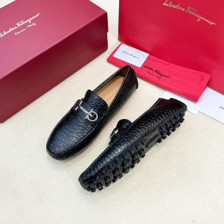 FerragamoSHOES