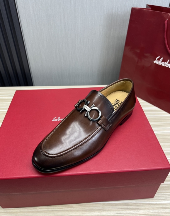 FerragamoSHOES