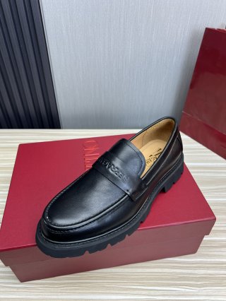 FerragamoSHOES