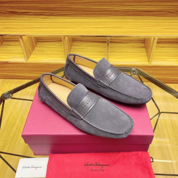 FerragamoSHOES