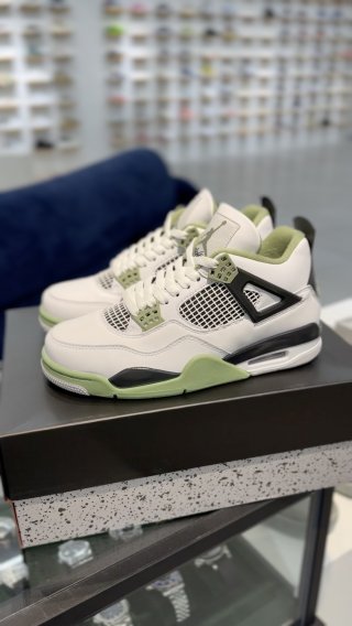 AirJordan4SHOES