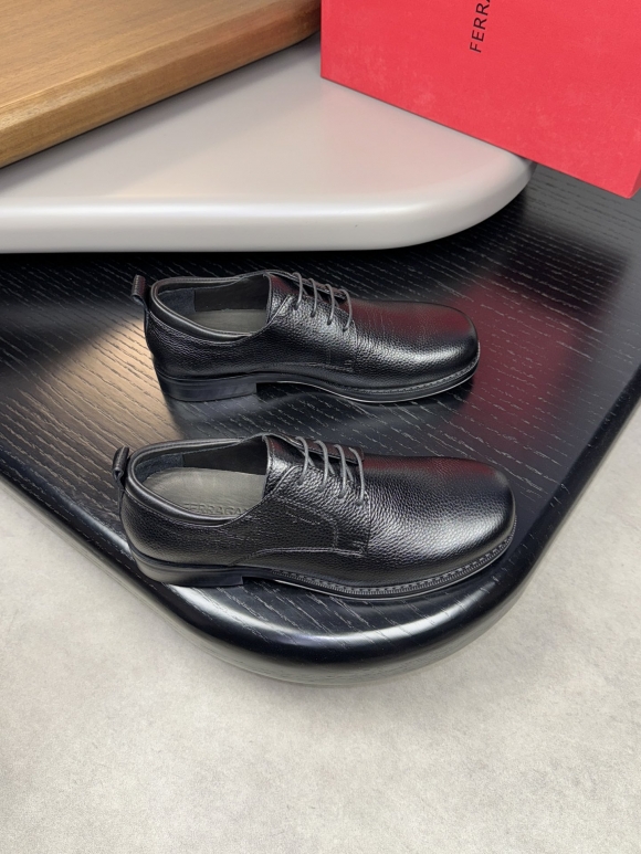 FerragamoSHOES