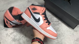 AirJordan1MidSHOES