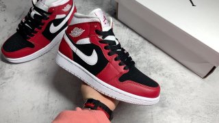 AirJordan1MidSHOES