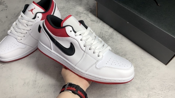 AirJordan1LowSHOES
