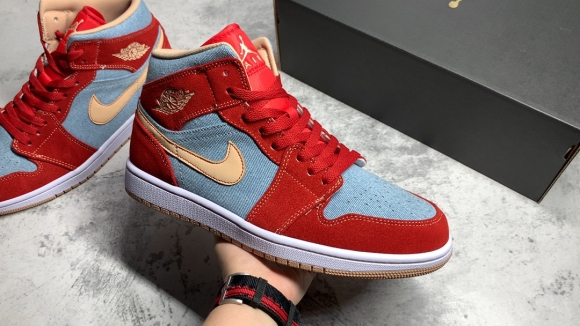 AirJordan1MidSHOES