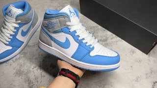 AirJordan1MidSHOES