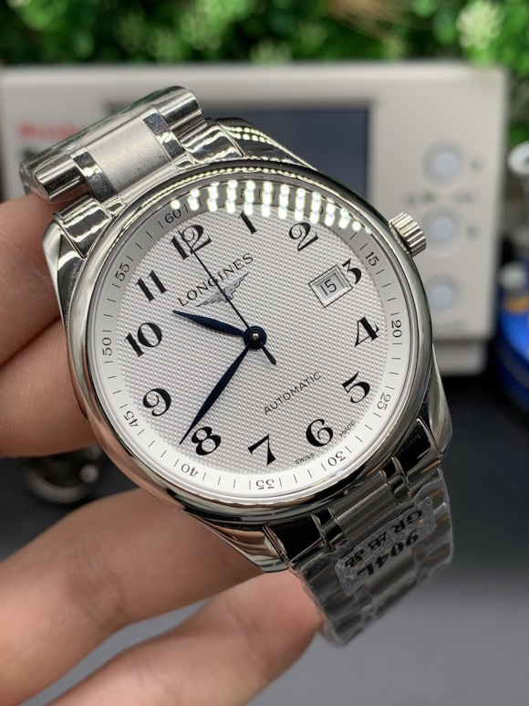 LONGINES