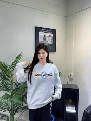 Hoodies & Sweatshirts Hoodies & Sweatshirts