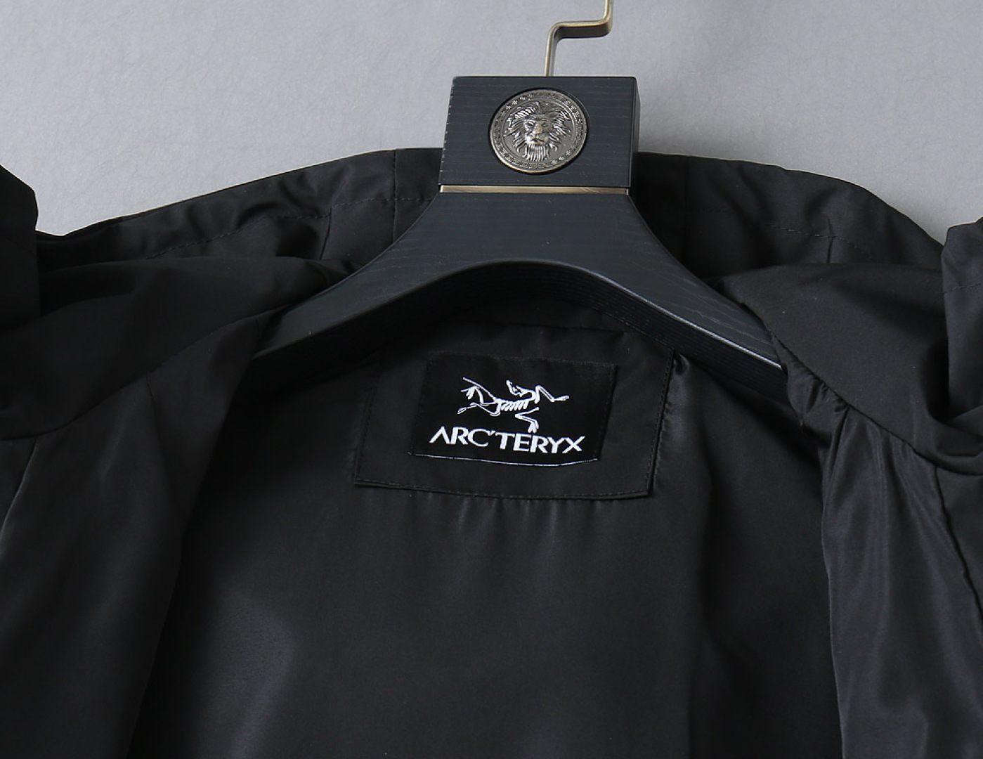 Hoodies & Sweatshirts