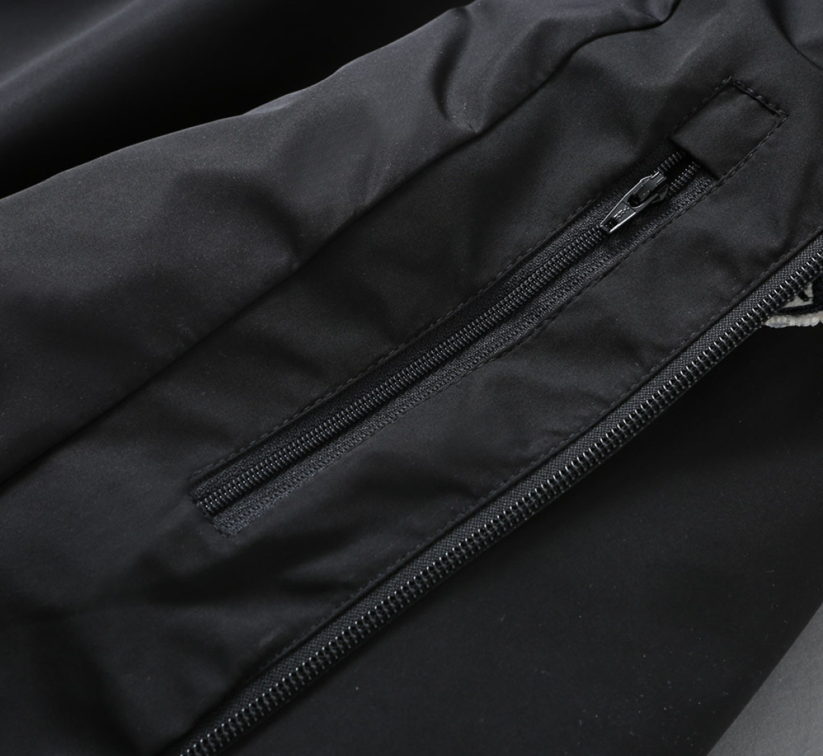 Hoodies & Sweatshirts