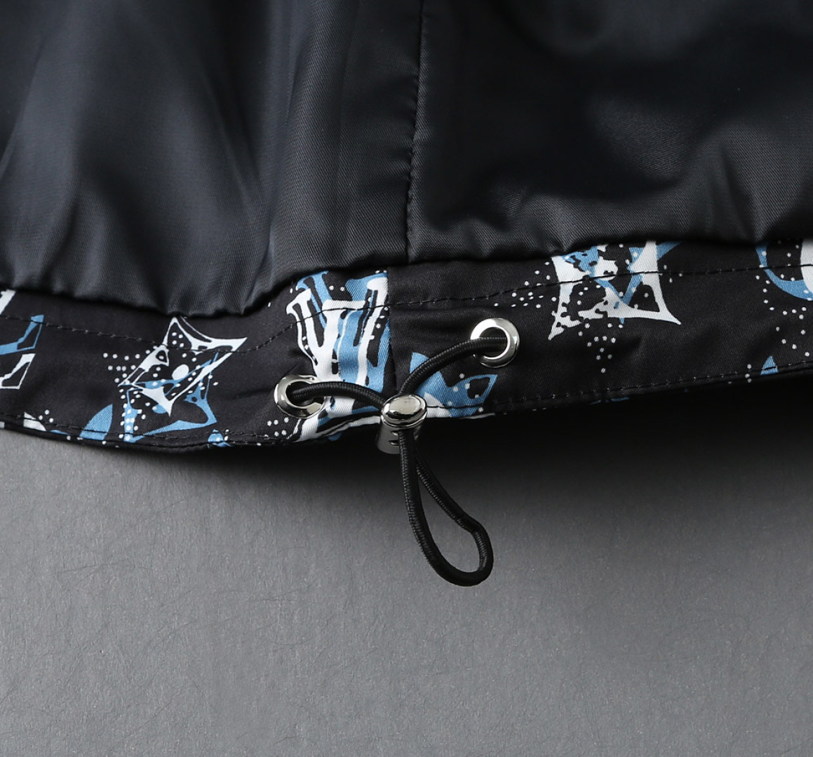 Hoodies & Sweatshirts