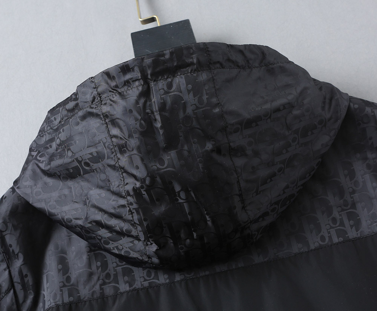 Hoodies & Sweatshirts