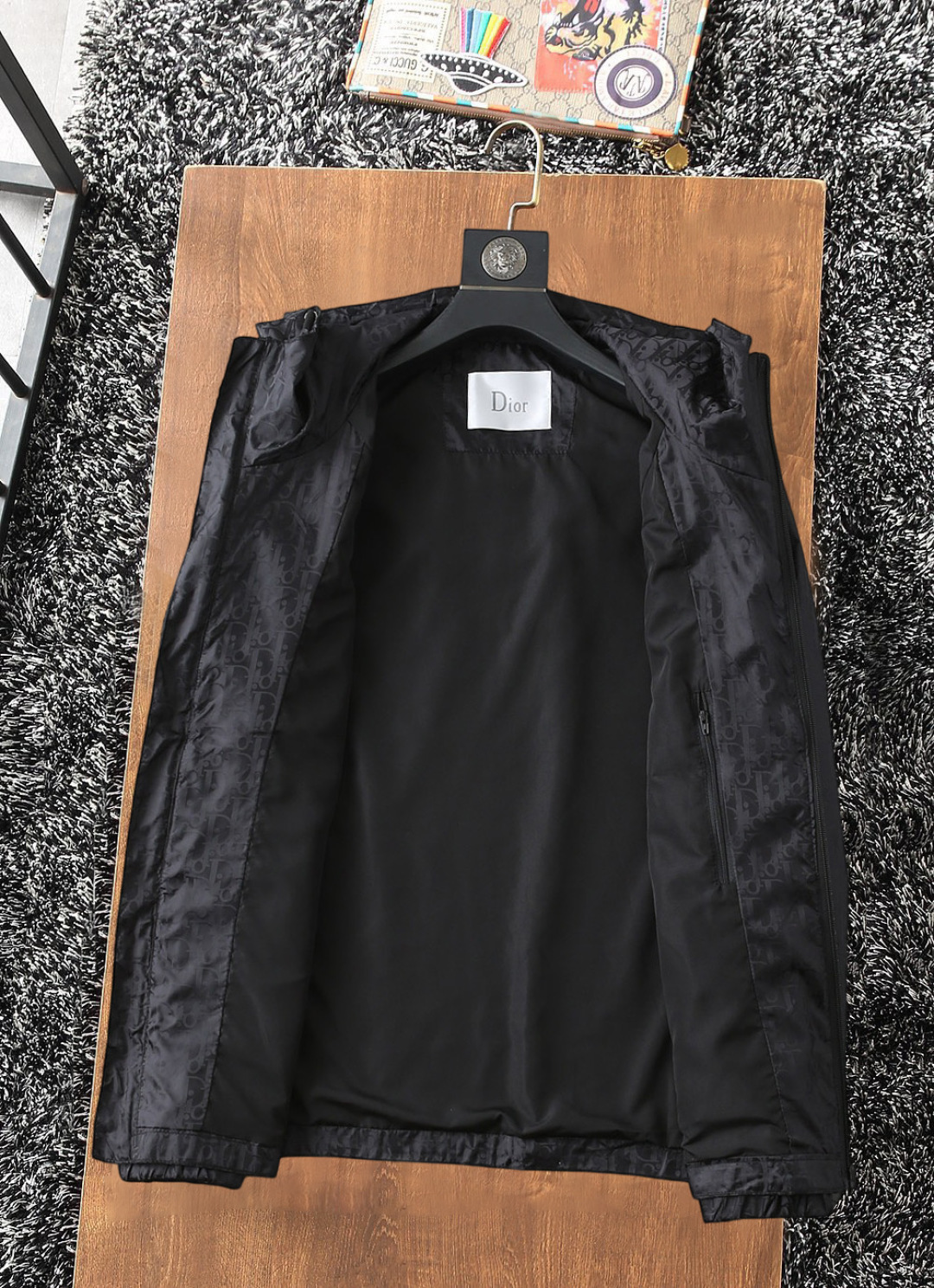 Hoodies & Sweatshirts