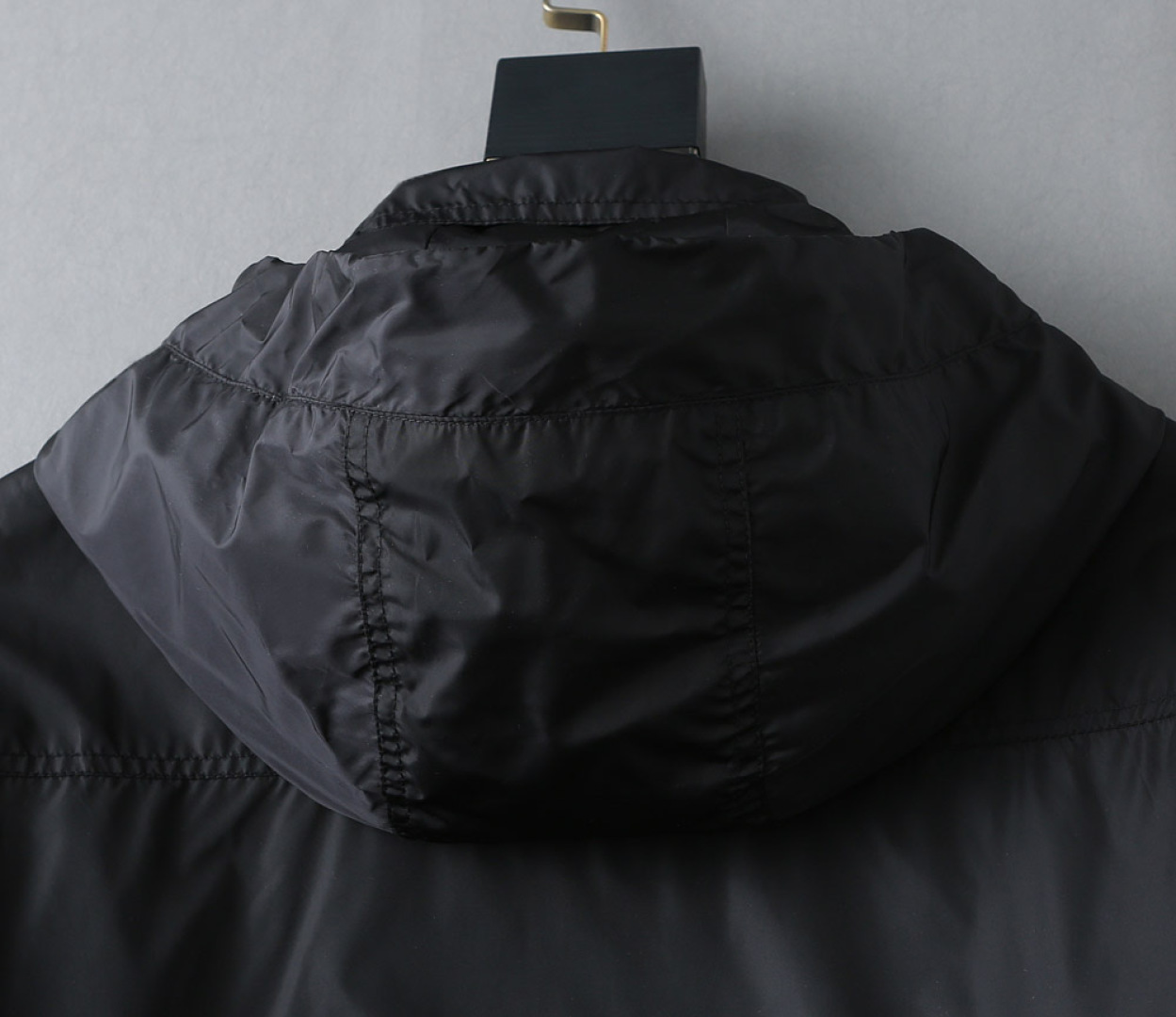 Hoodies & Sweatshirts