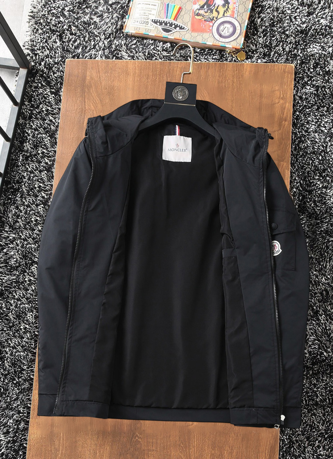 Hoodies & Sweatshirts