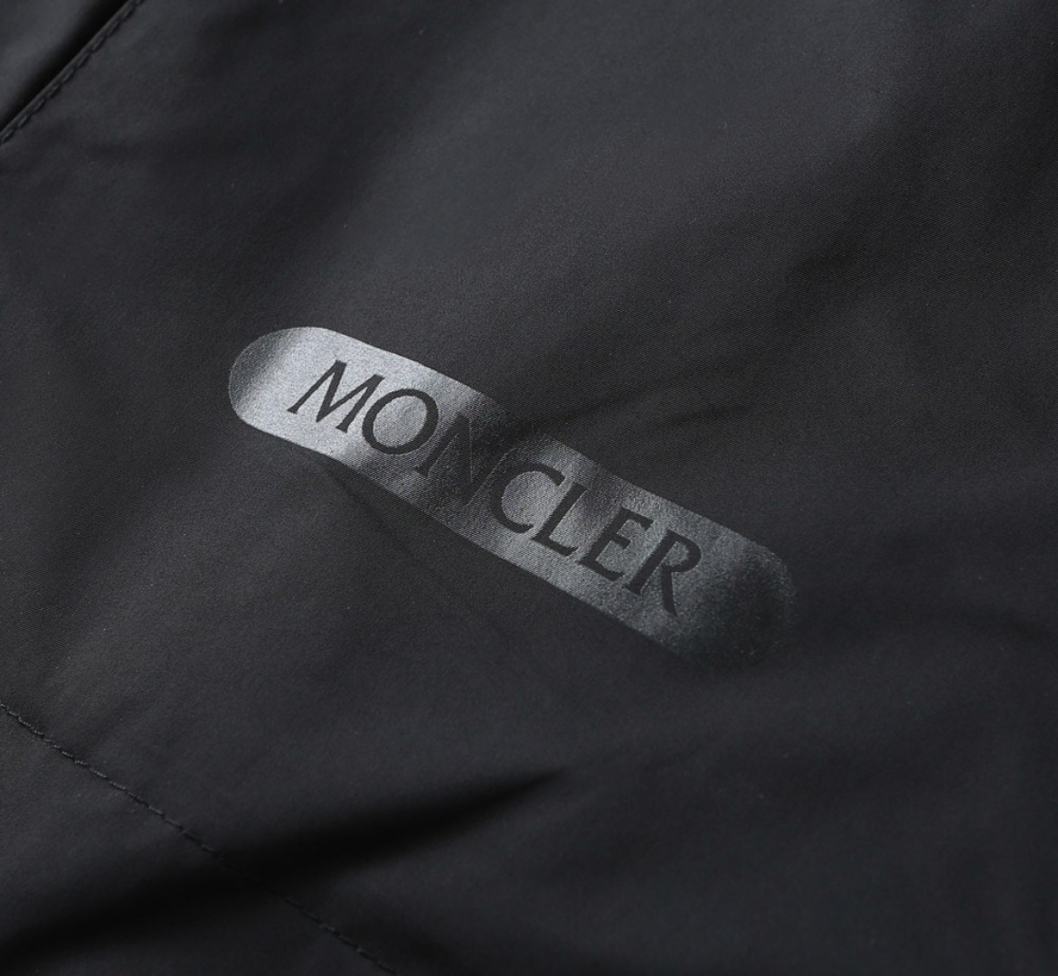 Hoodies & Sweatshirts