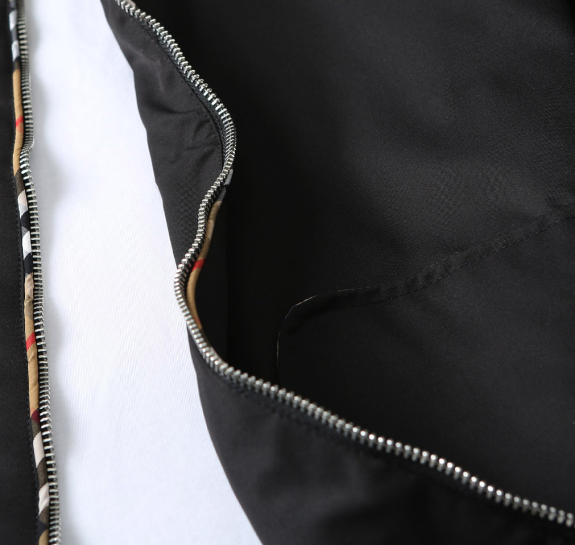 Hoodies & Sweatshirts