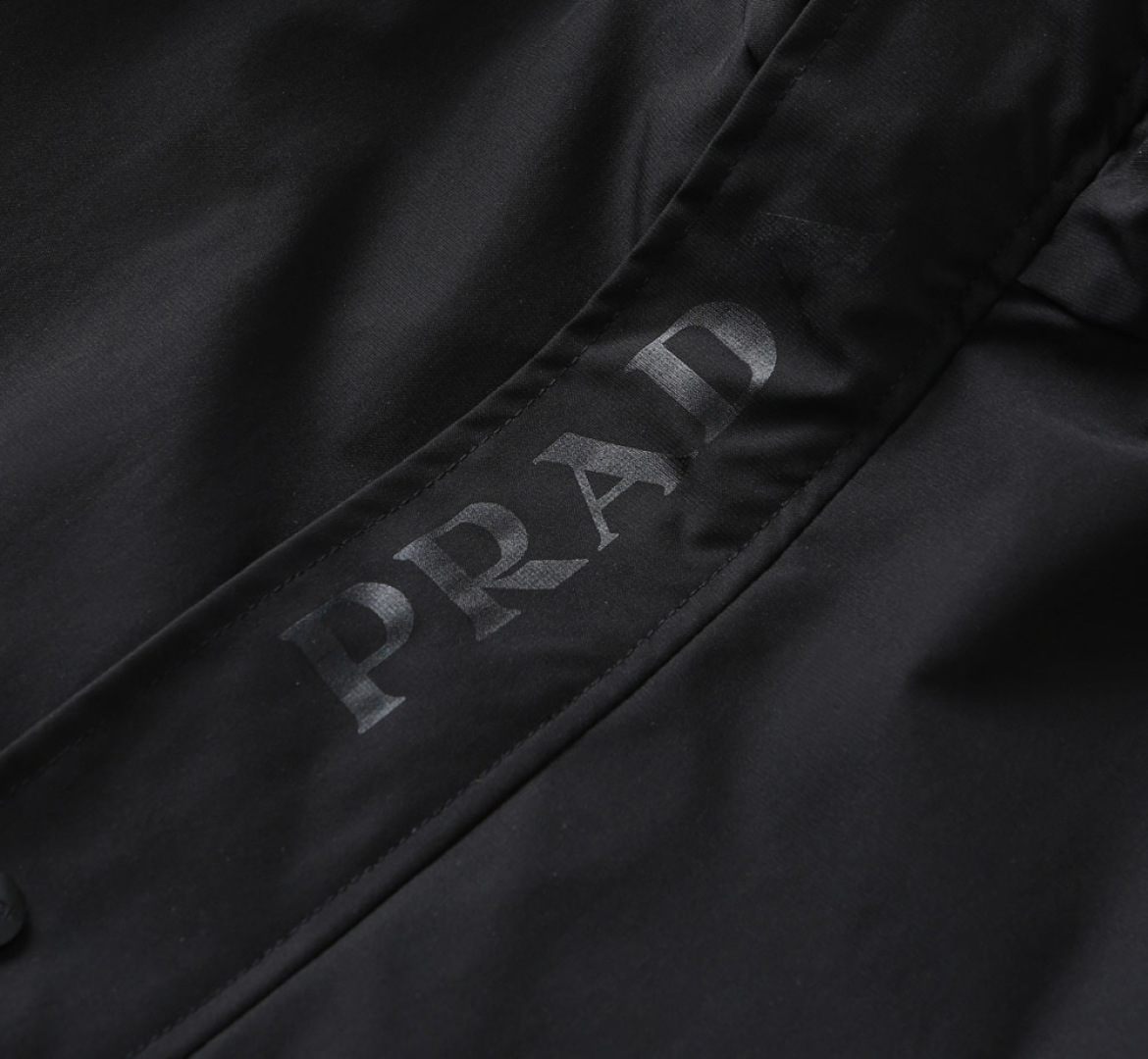 Hoodies & Sweatshirts