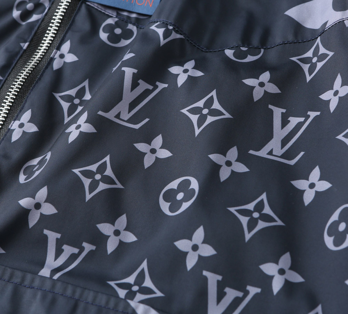 Hoodies & Sweatshirts