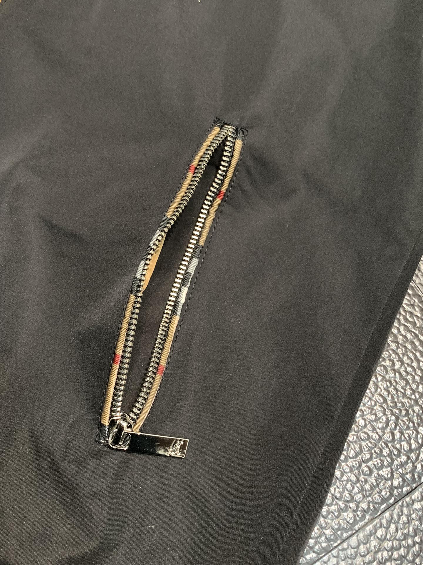 Hoodies & Sweatshirts