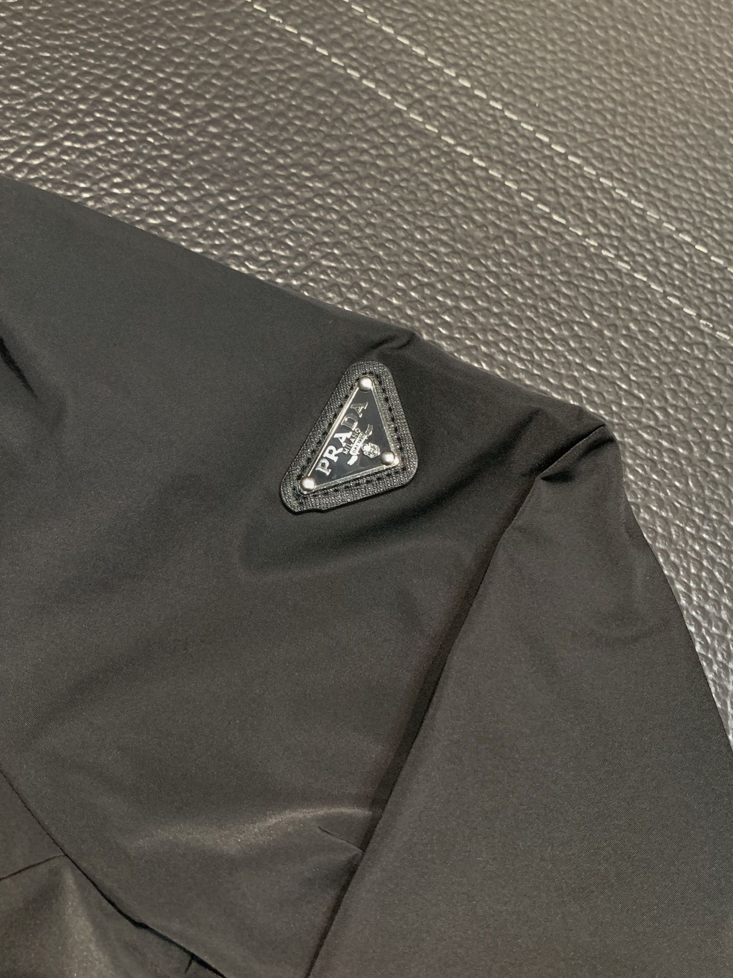 Hoodies & Sweatshirts