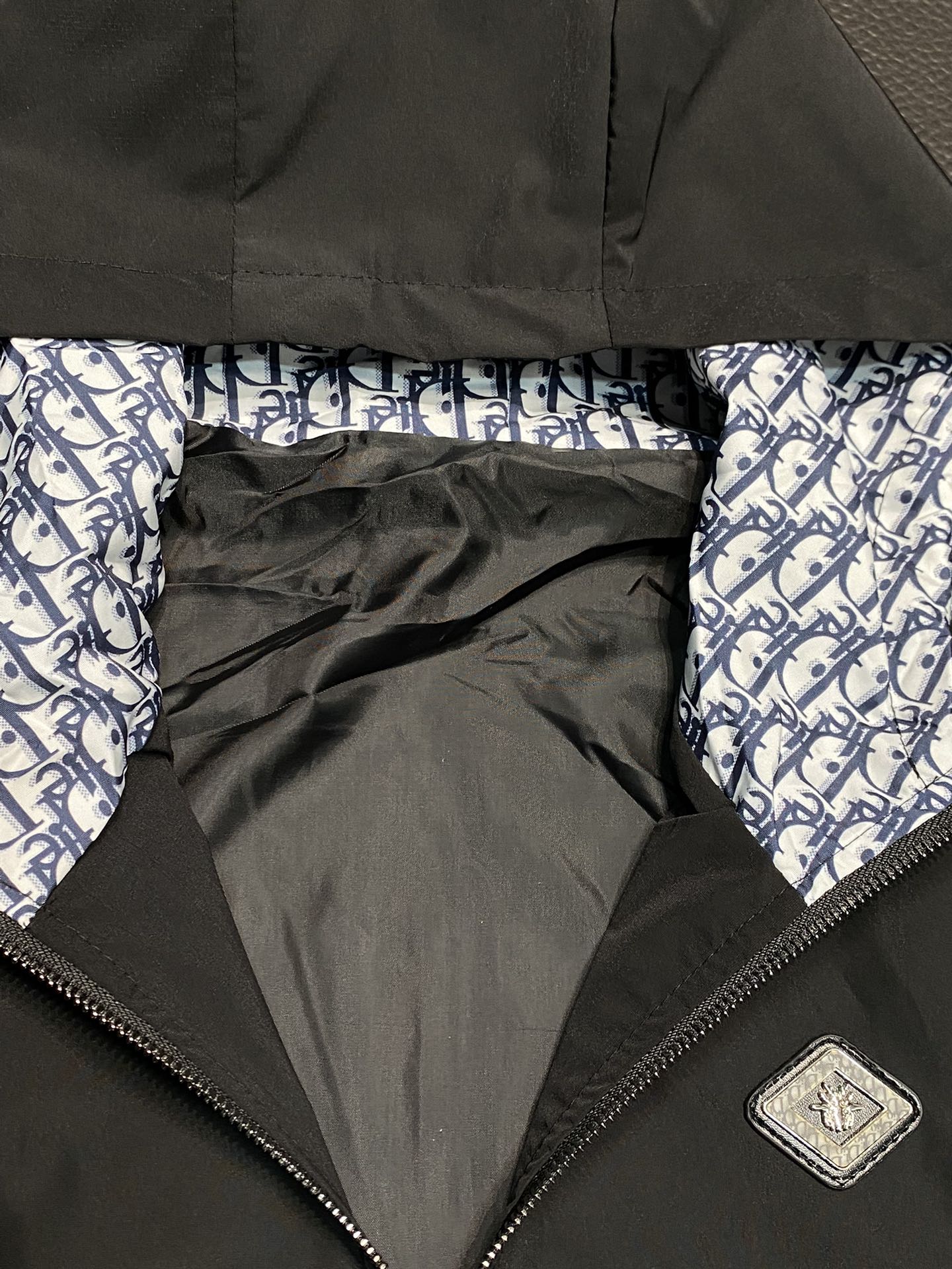 Hoodies & Sweatshirts