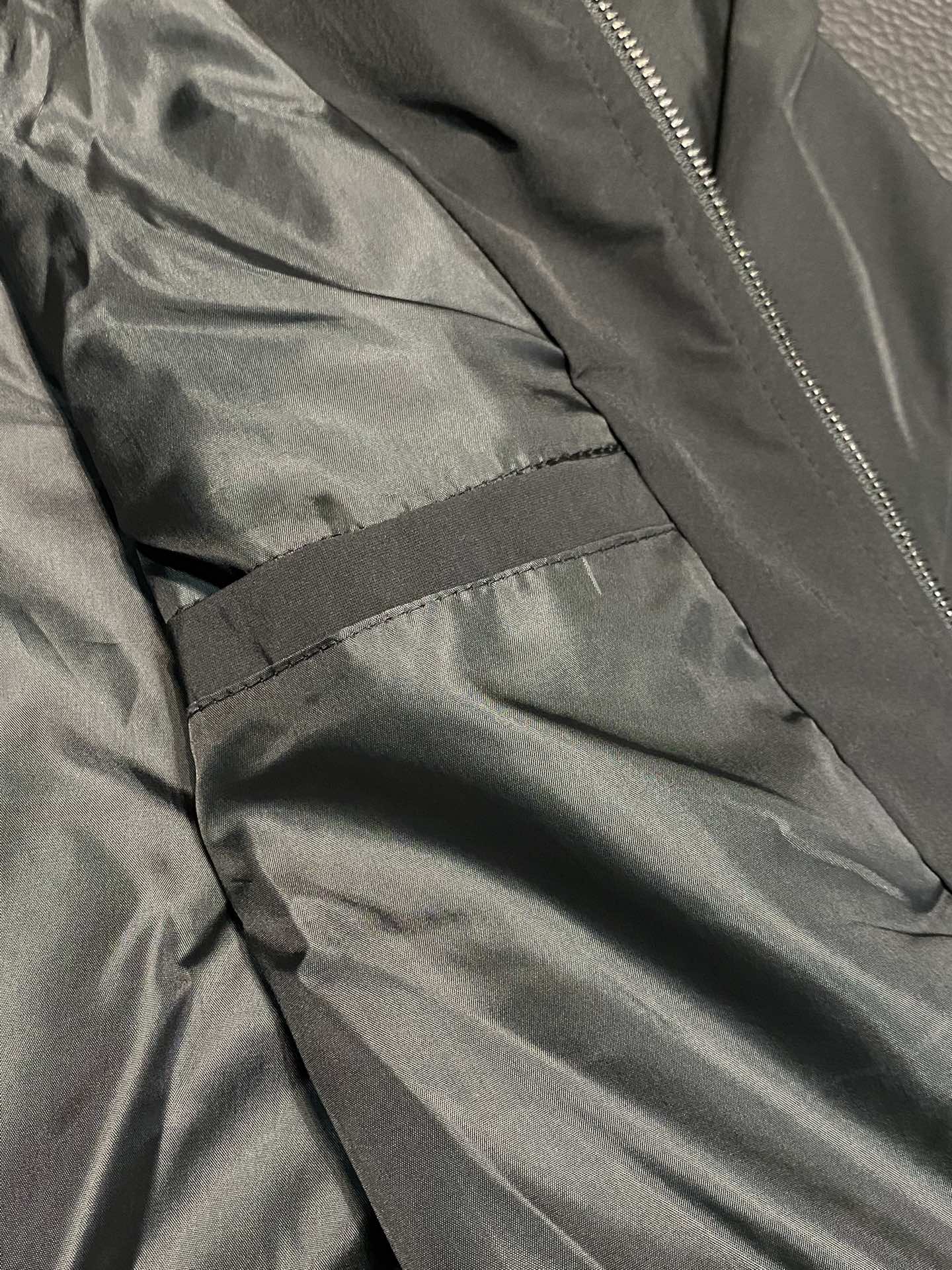 Hoodies & Sweatshirts