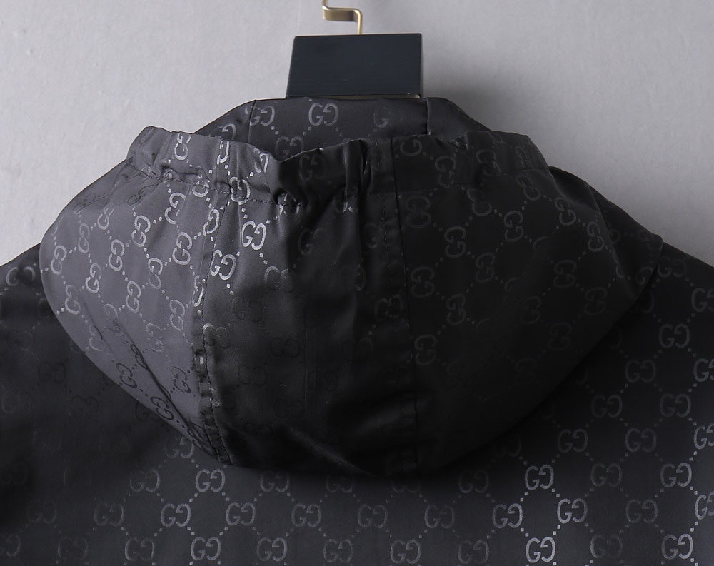 Hoodies & Sweatshirts