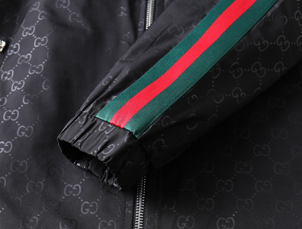 Hoodies & Sweatshirts