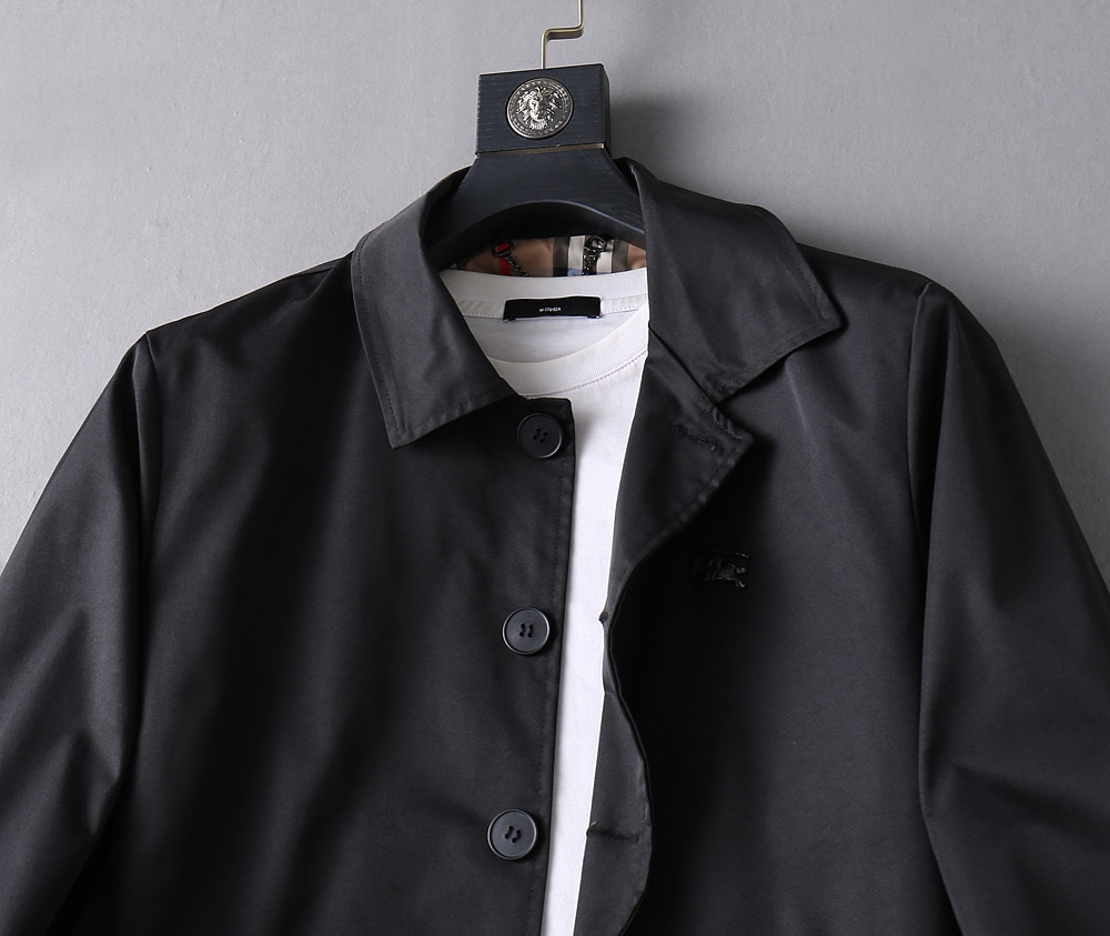 Hoodies & Sweatshirts