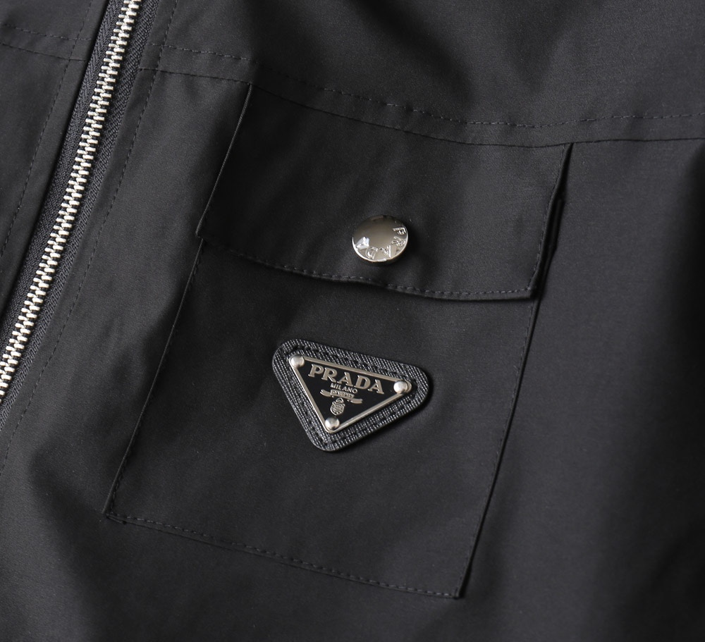 Hoodies & Sweatshirts