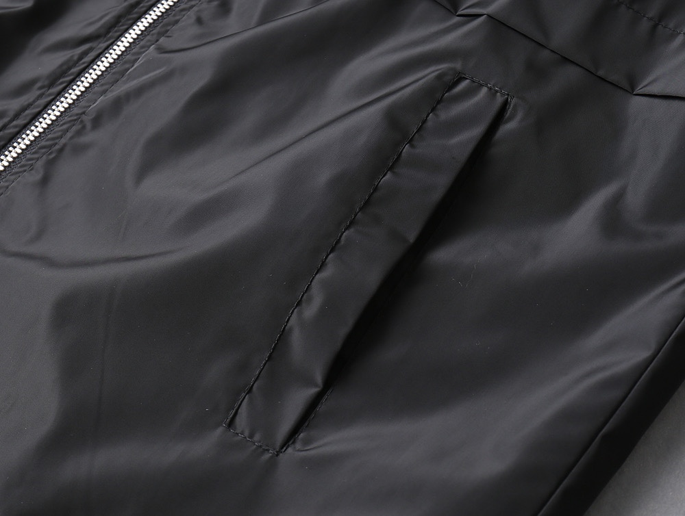 Hoodies & Sweatshirts