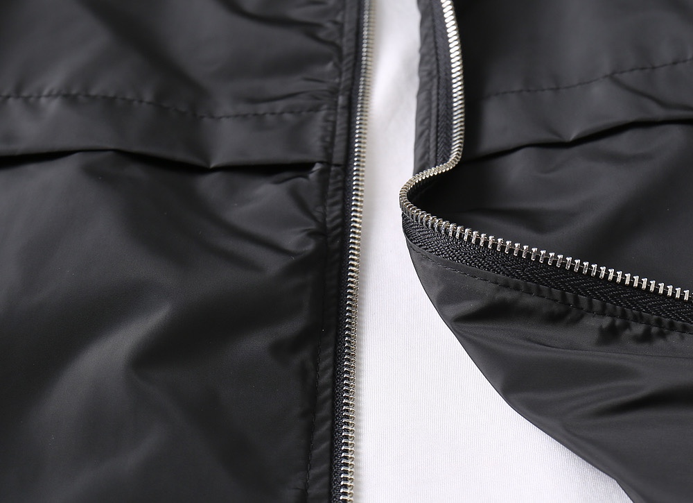 Hoodies & Sweatshirts