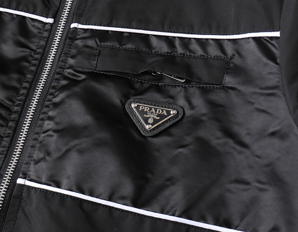 Hoodies & Sweatshirts