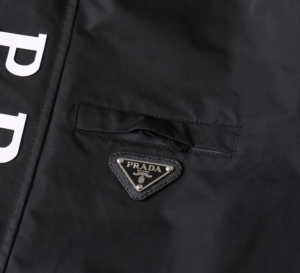 Hoodies & Sweatshirts