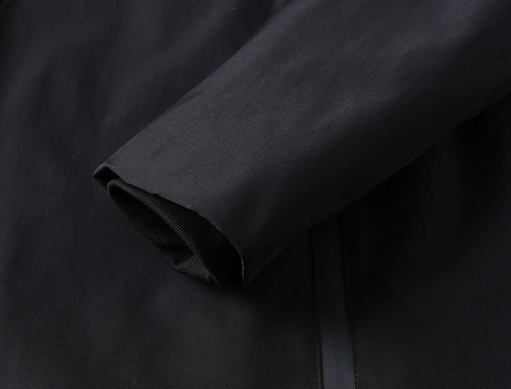 Hoodies & Sweatshirts