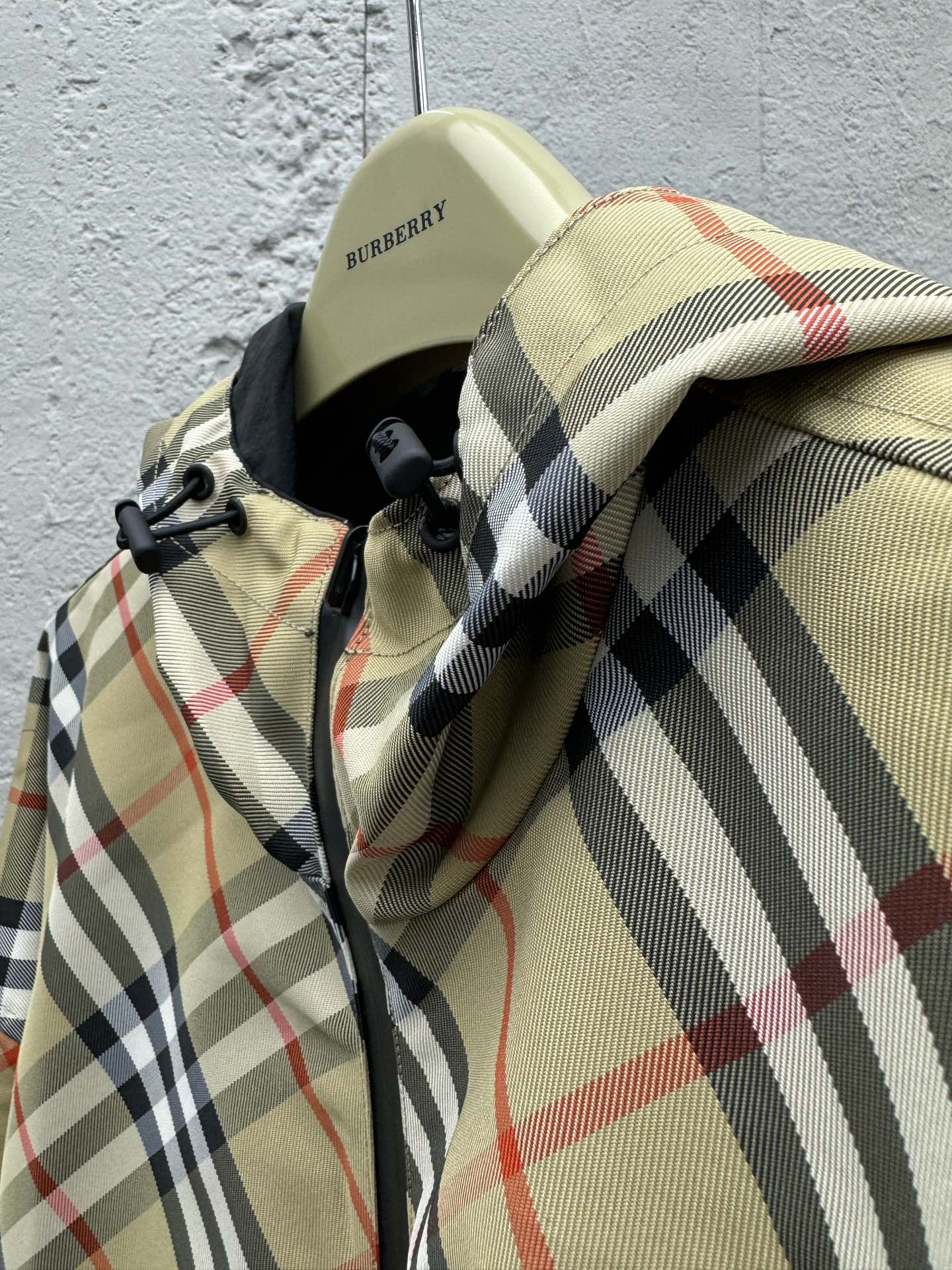 Hoodies & Sweatshirts