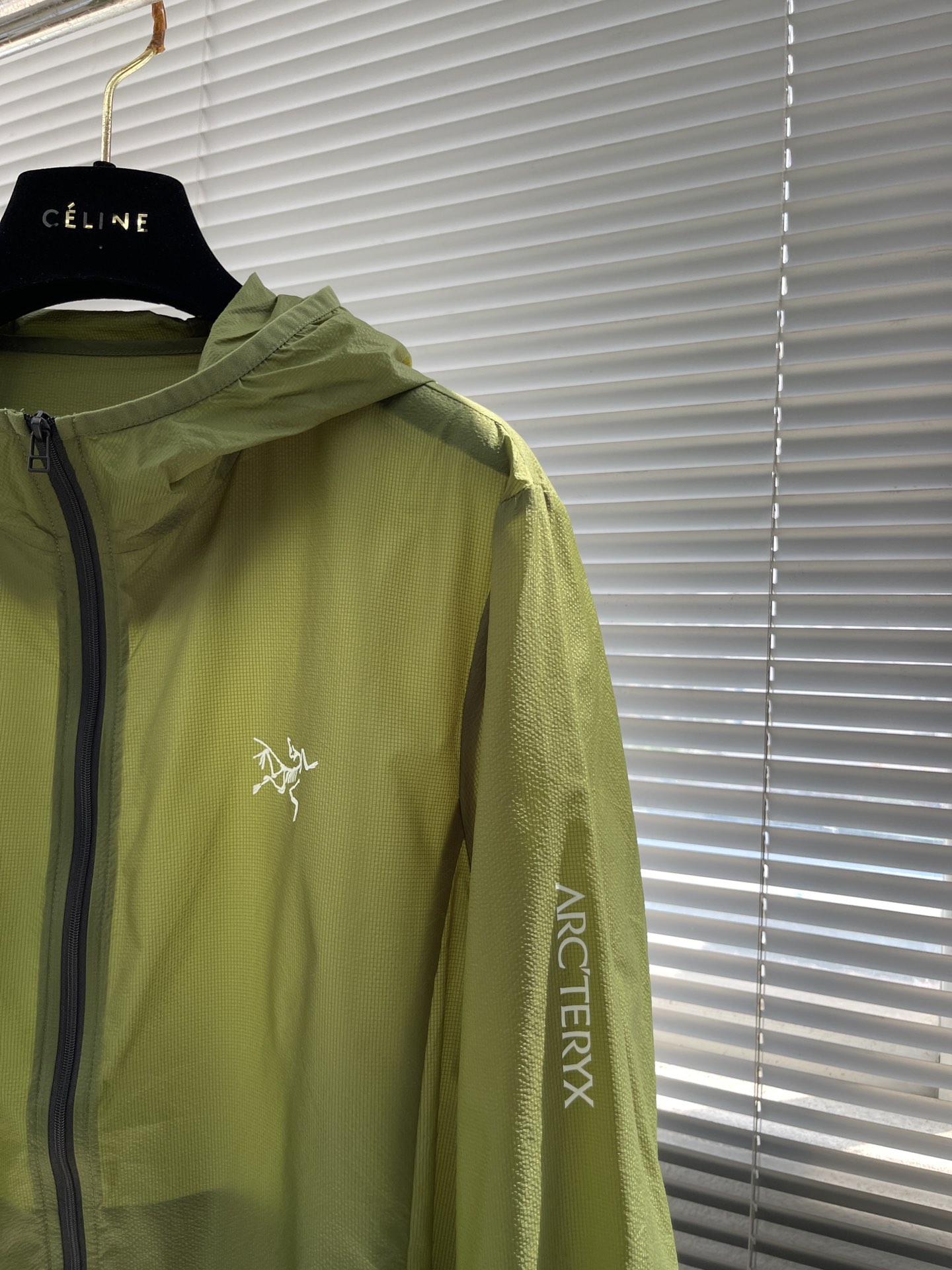 Hoodies & Sweatshirts