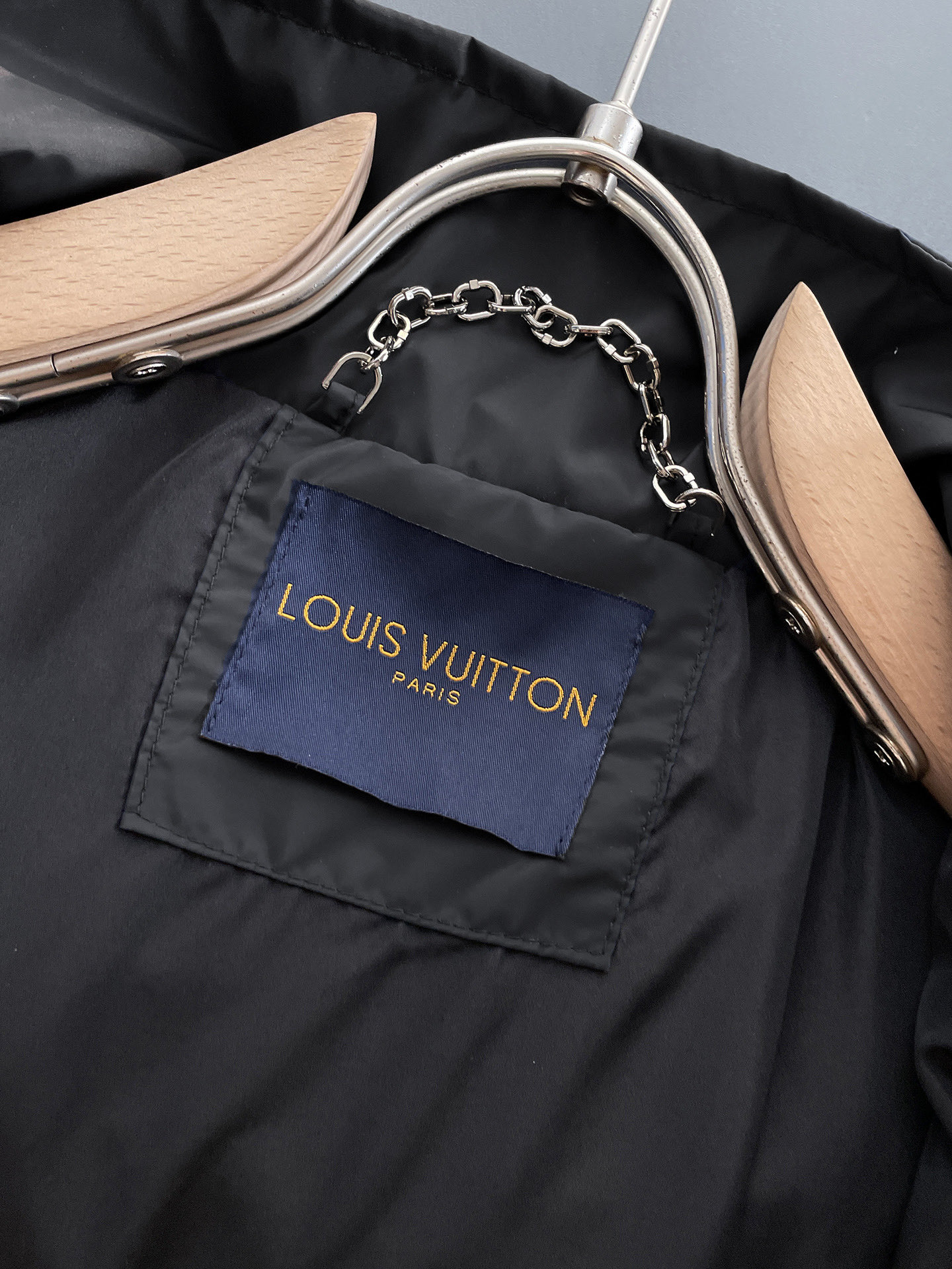 Hoodies & Sweatshirts