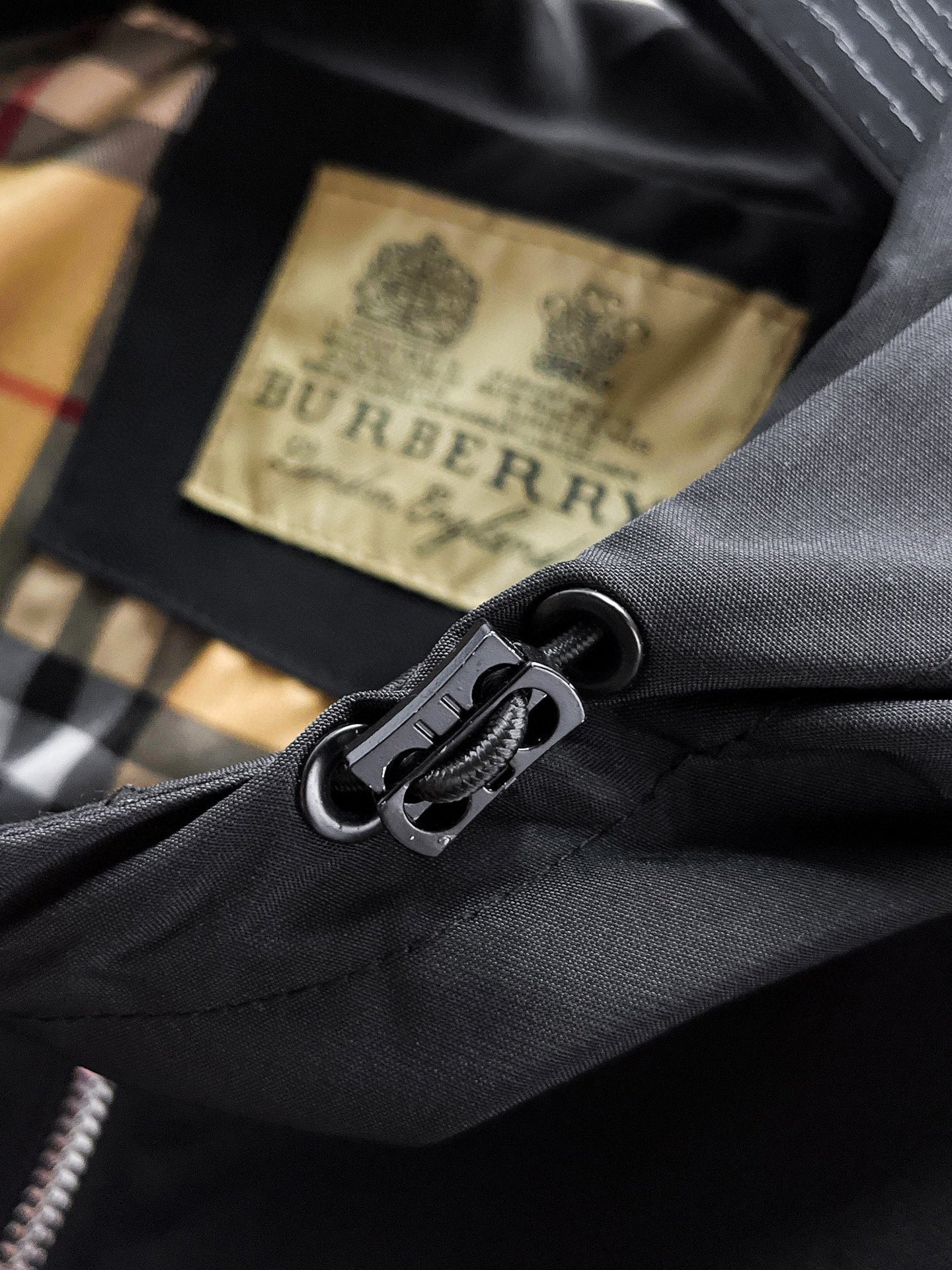 Hoodies & Sweatshirts