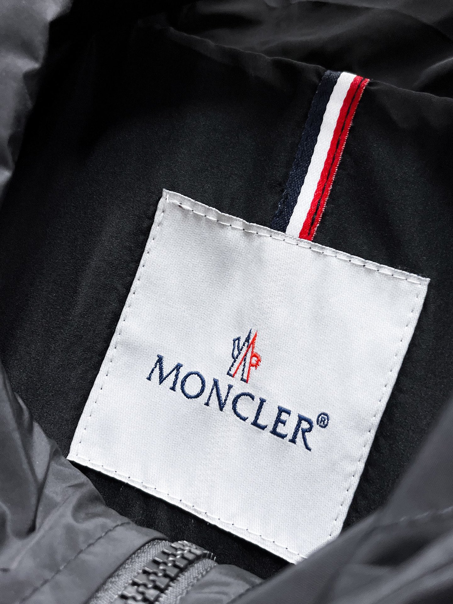 Hoodies & Sweatshirts