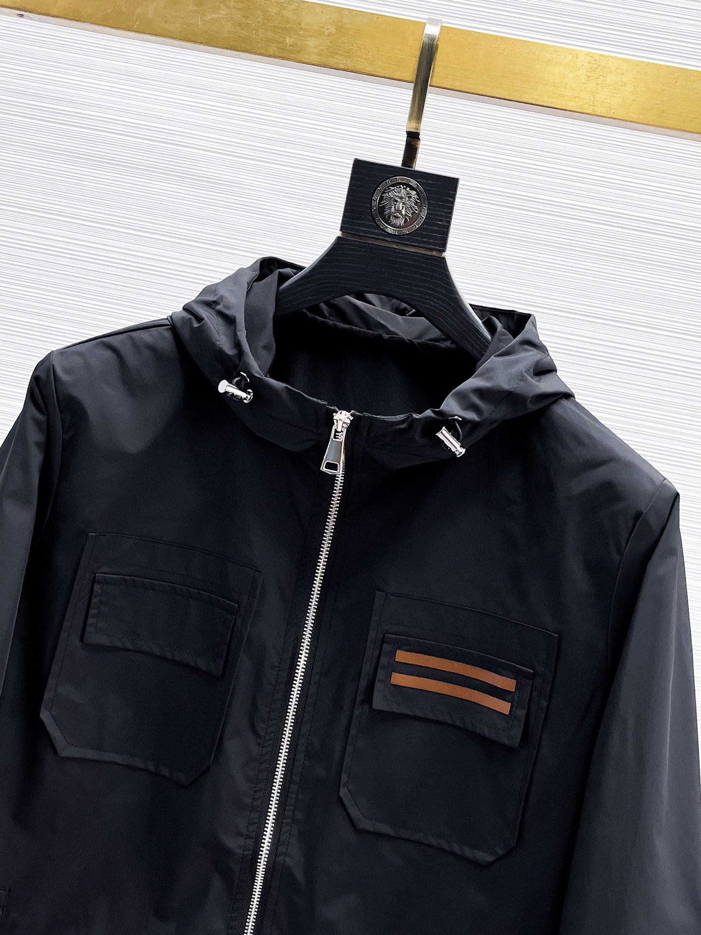 Hoodies & Sweatshirts