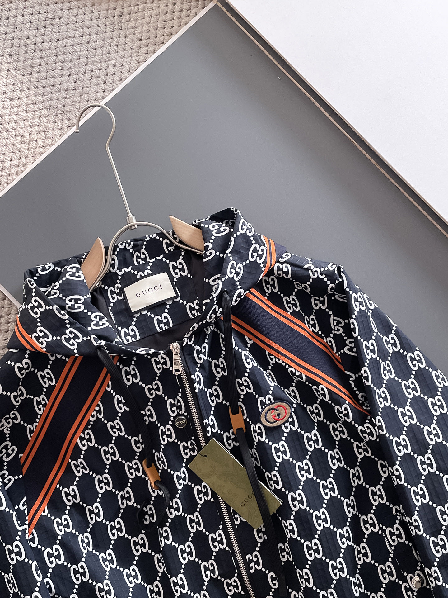 Hoodies & Sweatshirts