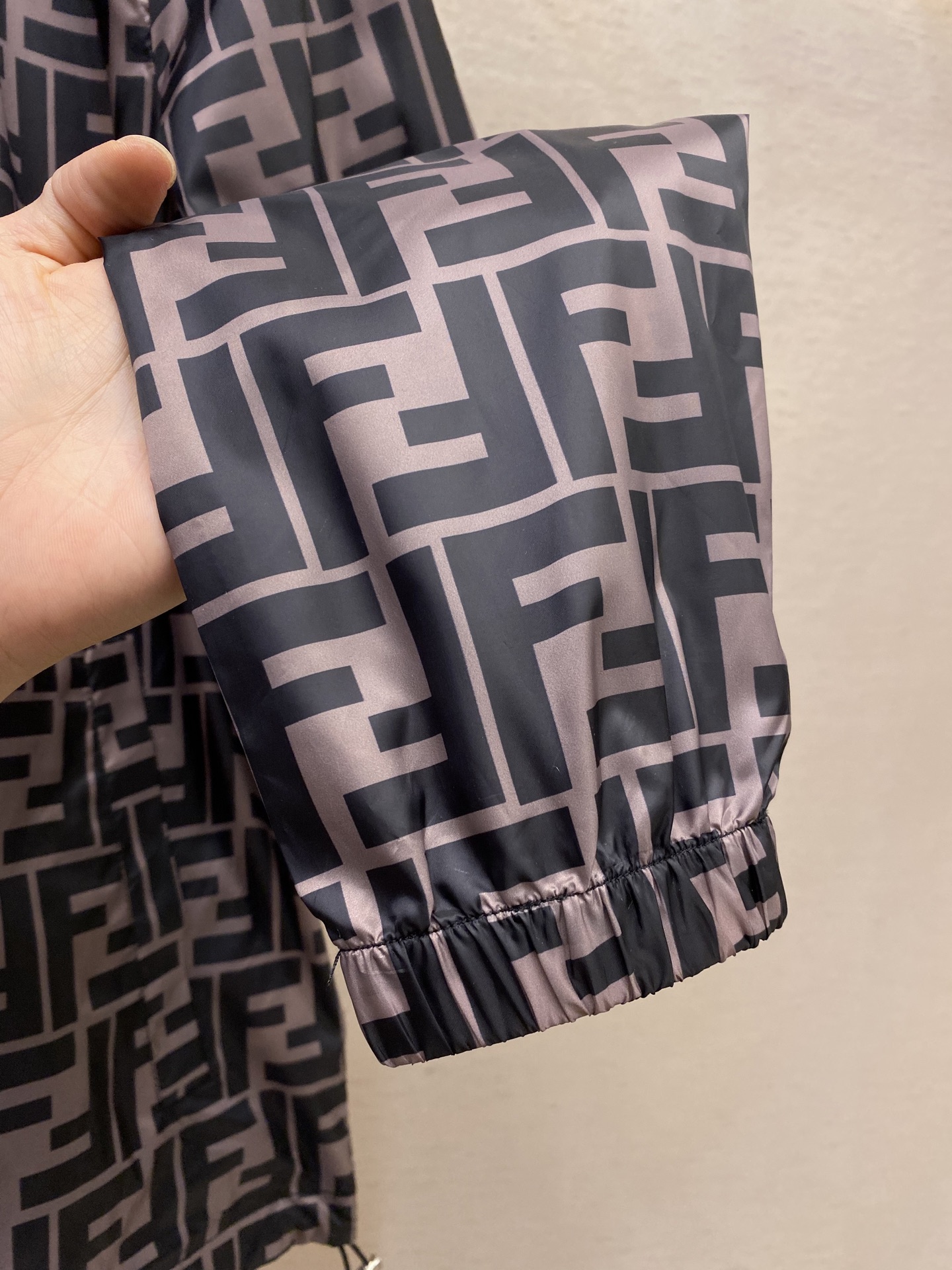 Hoodies & Sweatshirts